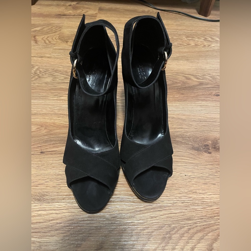 Authentic Gucci Black suede peep toe heels Sz 9b